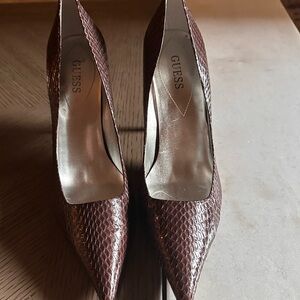 Guess Snakeskin Patterned Brown Heels